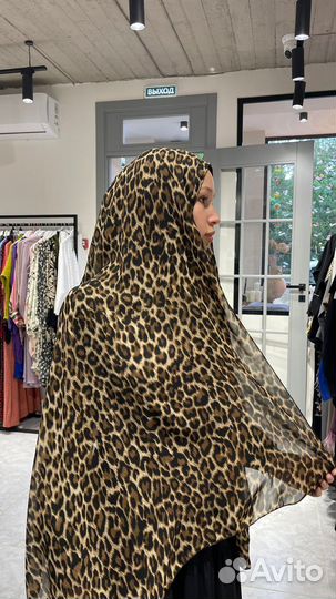 Бонька с пришитым шарфом