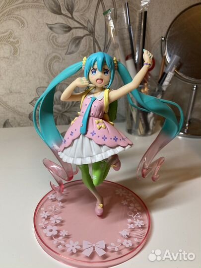 Аниме фигурка Хатсуне Мику