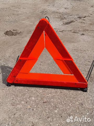 Знак аварийной остановки Ауди А6с5 седан