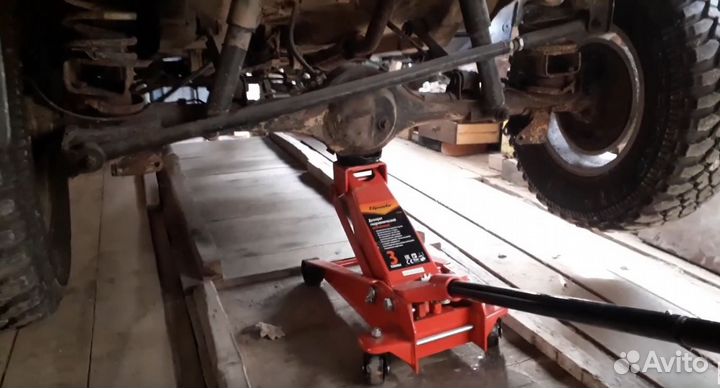 Домкрат подкатной 3т профессиональный Sparta 465мм