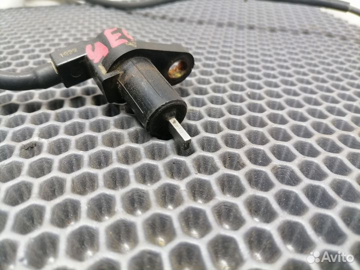 Датчик ABS задний правый Mitsubishi Lancer Cedia