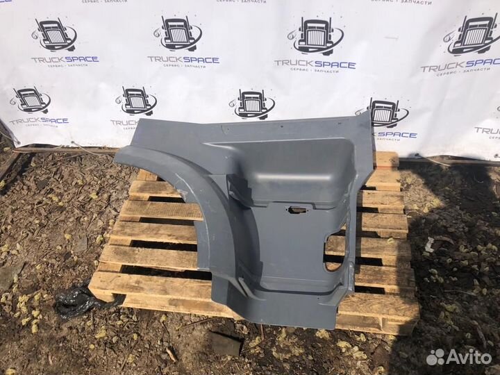 1835024 Корпус подножек правый Daf XF106