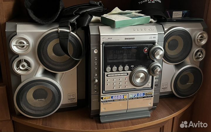 Музыкальный центр с сабвуферами