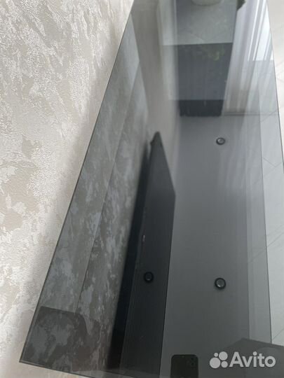 Стеклянная тумба под тв