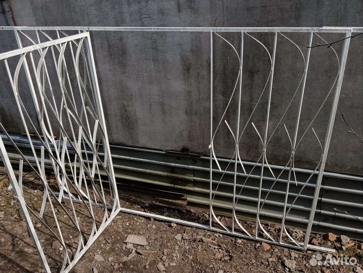 Решетки на окна б/у