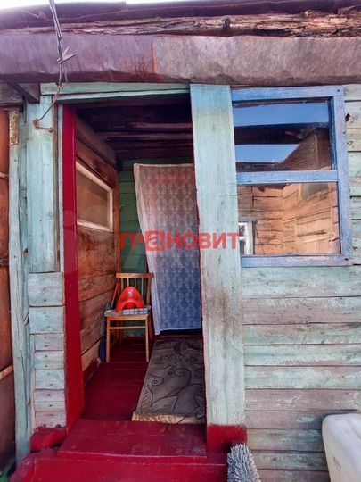 Дом 21 м² на участке 3 сот.