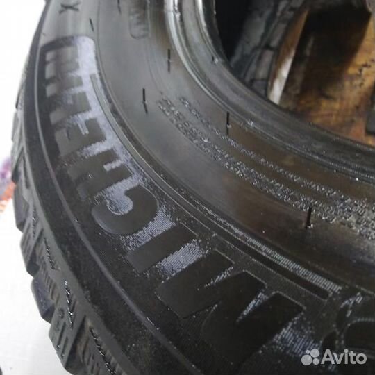 Michelin X-Ice North 4 215/65 R16