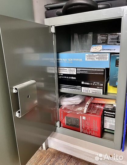 Сейф металлический