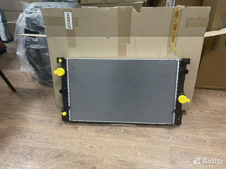 Радиатор BMW 7 series G11 новый