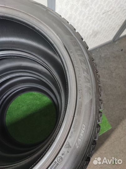 Bridgestone Blizzak DM-V2 285/45 R22