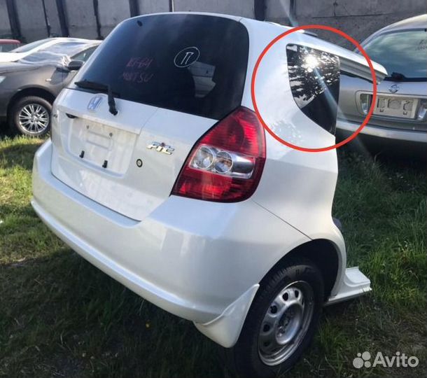Стекло собачника правое Honda Fit GD2 L13A 2003