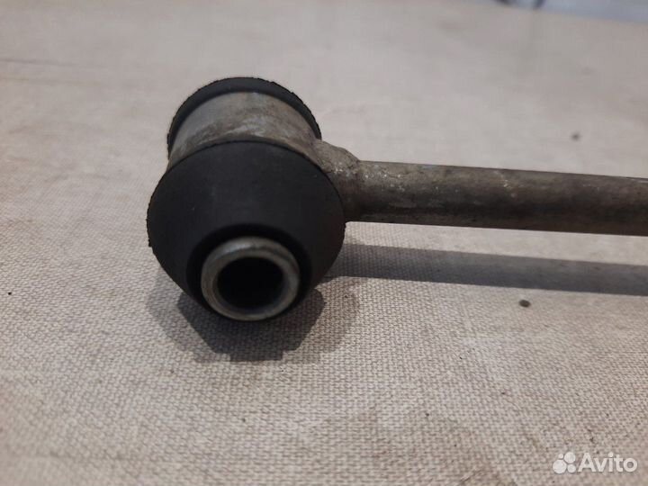 Стойка стабилизатора задняя левая Mercedes C200