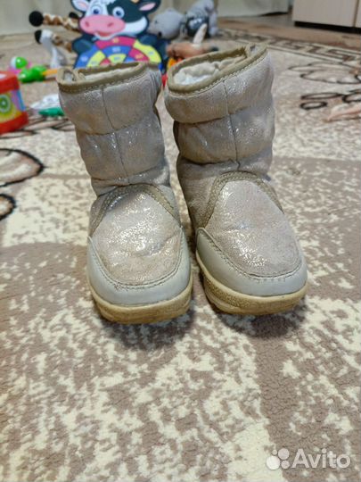 Теплые сапоги для девочки на липучках