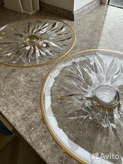 Тортница на ножке