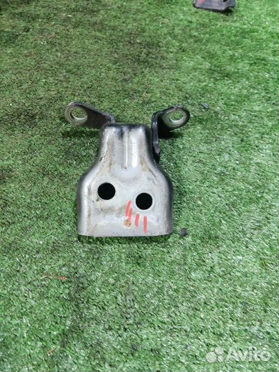 Петля двери передняя левая Ford Fusion