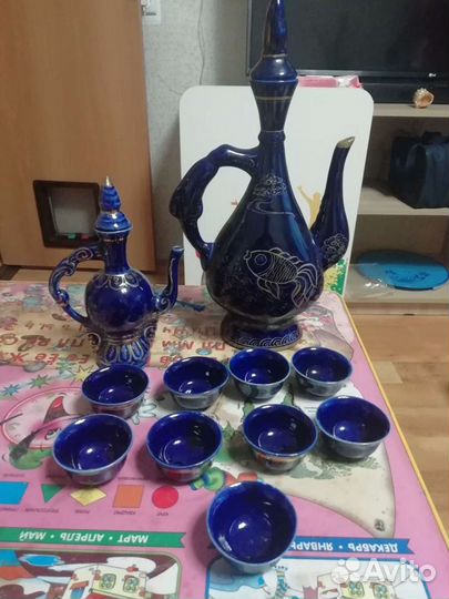 Два кувшина и пиалки