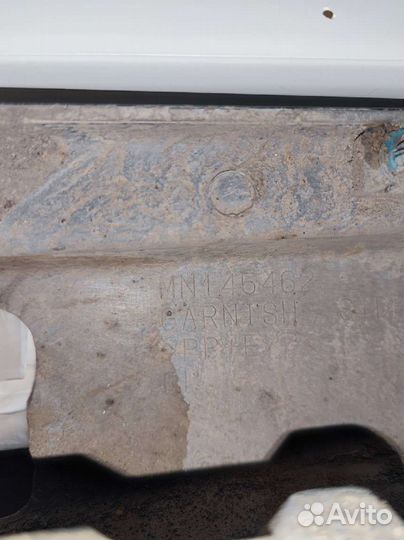 Бампер передний Mitsubishi Grandis NA4W