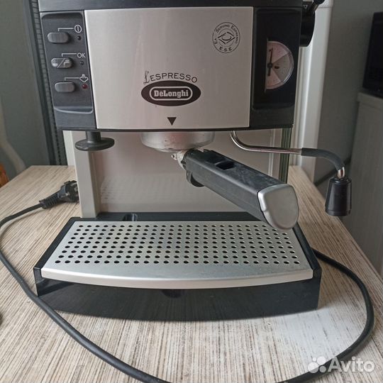 Кофеварка рожковая delonghi