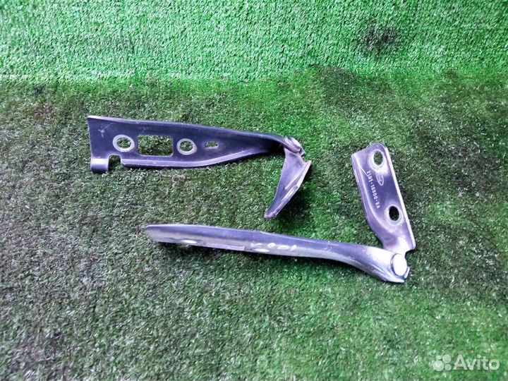 Петля капота Ford Fusion (2002-2012)