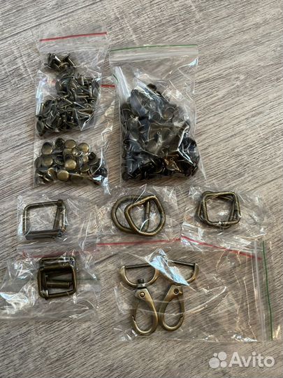 Фурнитура в ассортименте