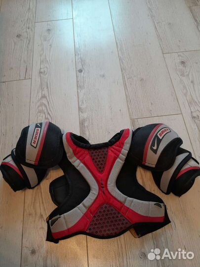 Нагрудник хоккейный