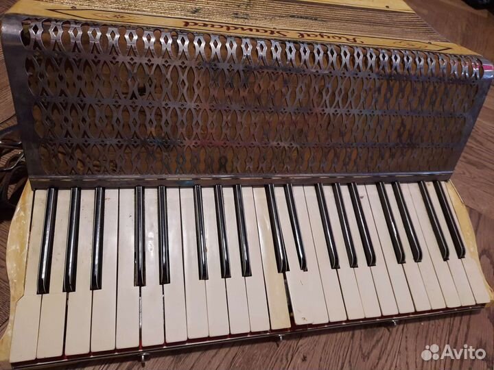 Аккордеон royal standard (трофейный)