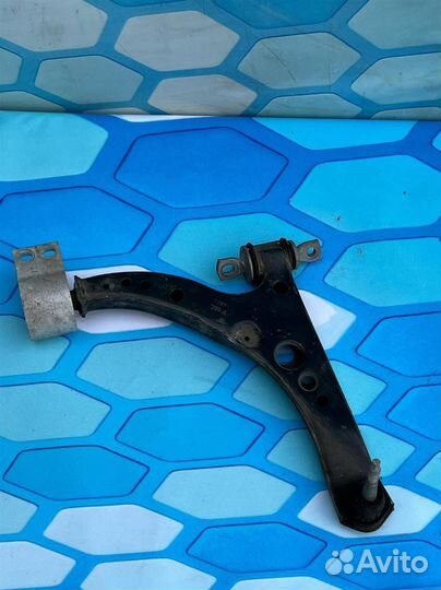 Рычаг передний правый 39021473