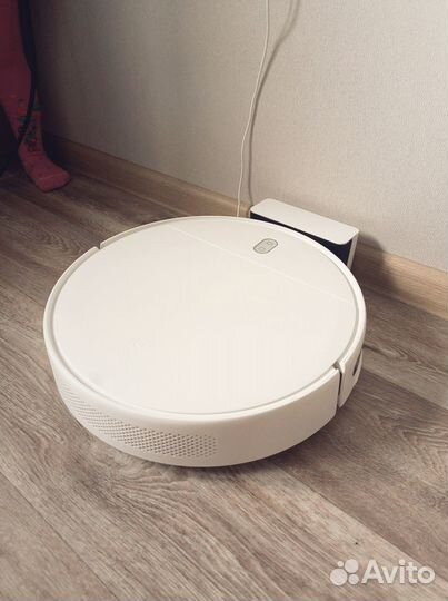 Робот-пылесос Xiaomi Mi Robot Vacuum-Mop Essential