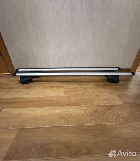 Багажник на рейлинги thule