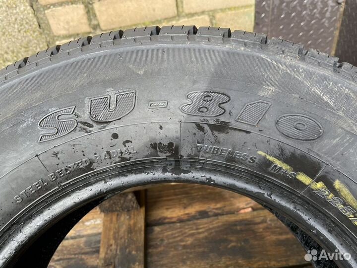 Maxtrek SU-810 225/70 R15C