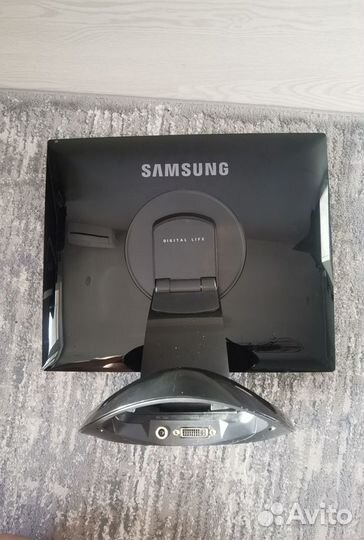 Монитор Samsung Syncmaster 960BG