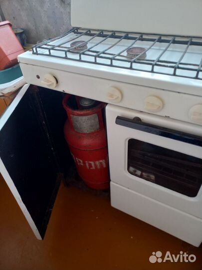 Плита газовая с духовкой и баллонами
