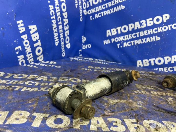 Амортизатор кабины. Iveco Eurotrakker 2005