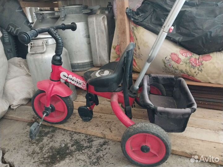 Детский трехколесный велосипед