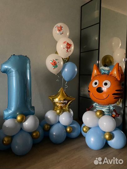 Воздушные шары, стойки с цифрами и персонажами