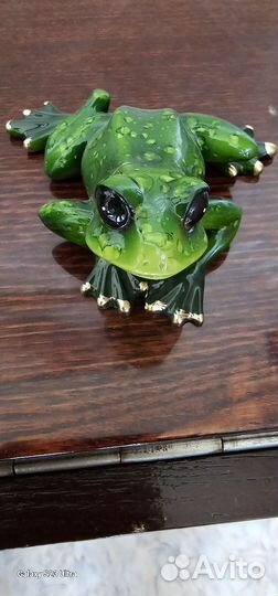 Лягушка фарфор