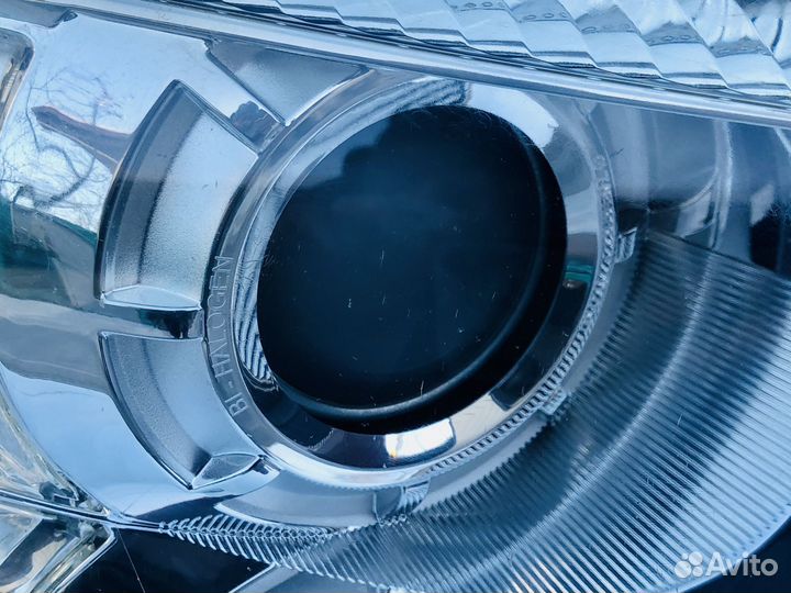 Фара правая Леворульная Дорестайлинг Шкода Фабия 2