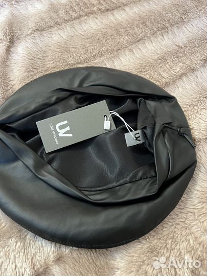 Черная беретка eco Uzhe vyhozhu