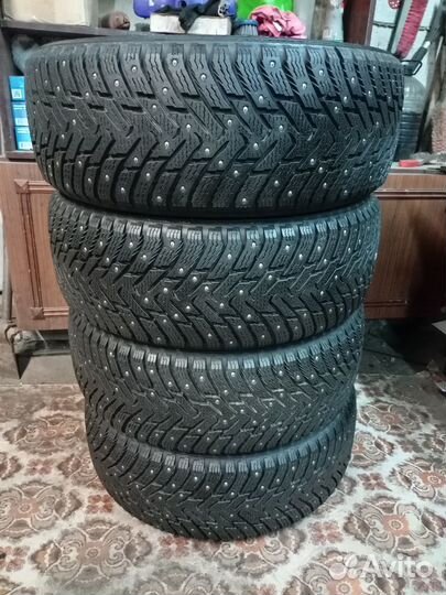 Nokian Tyres Hakkapeliitta 8 215/55 R17