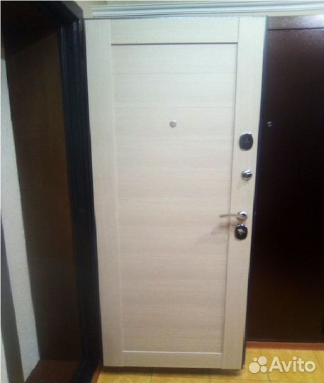 Дверь входная 