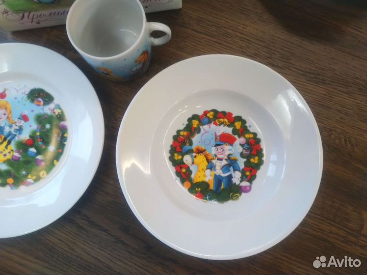 Набор детской посуды из фарфора