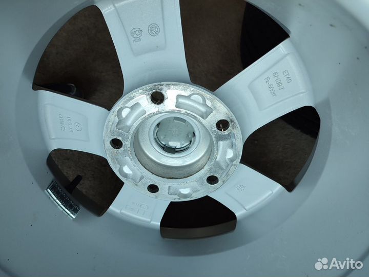 Колеса на ниву R16 5х139.7 Pirelli Scorpion