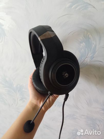Продаю гарнитур (наушники + микрофон) новые