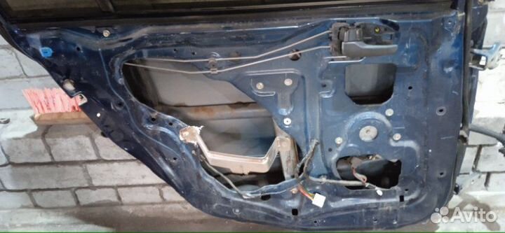 Дверь боковая задняя левая Mitsubishi Lancer 9