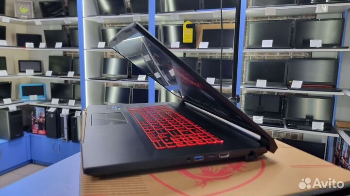 Игровой ноутбук MSI Katana 17.3