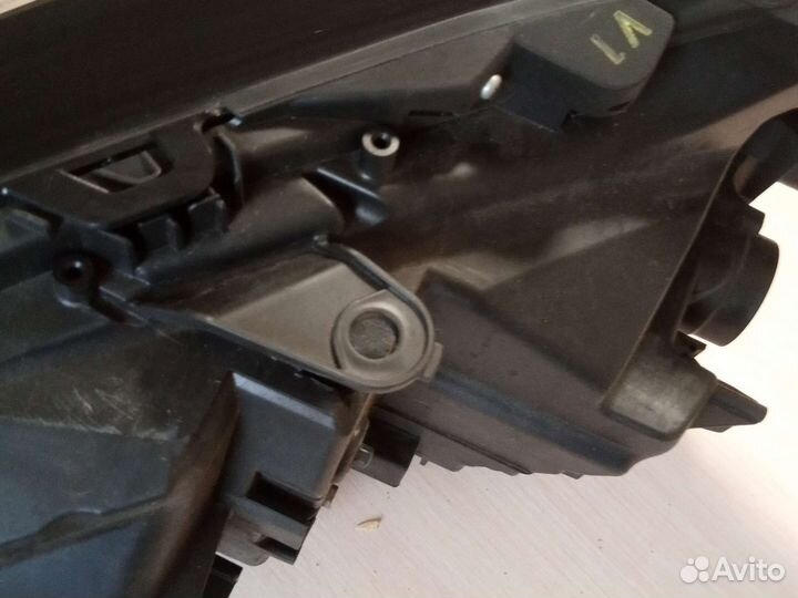 Фара правая Lexus NX 200/300H рестайлинг