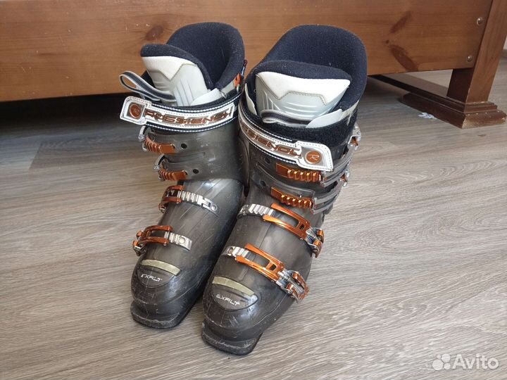 Горнолыжные ботинки (стелька 26 см)