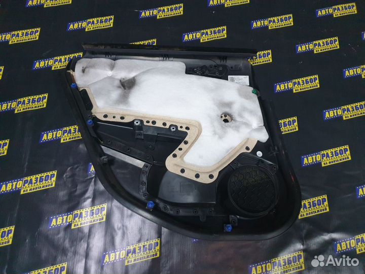 Обшивка задней правой двери Опель Астра J