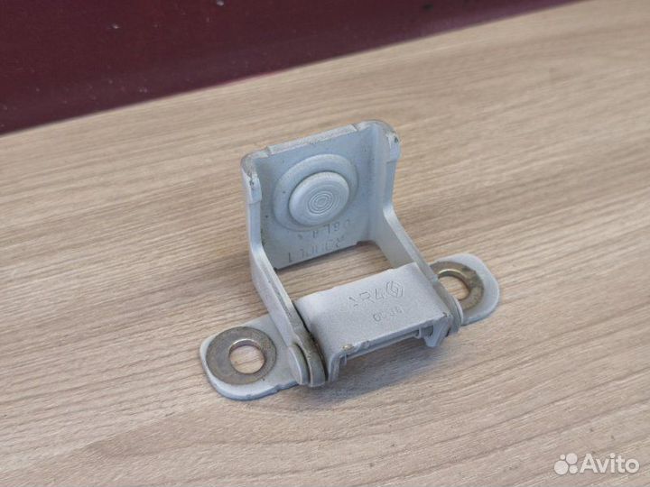 Петля двери багажника LADA X-Ray Cross