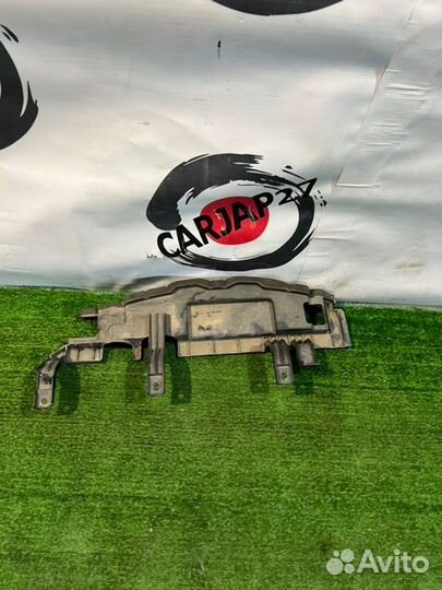 Защита радиатора (25) Nissan Note HE12 2017